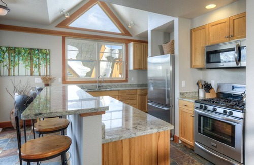 Saddle Ridge House | Slopeside Townhome with Mountain Views! Private Hot Tub!