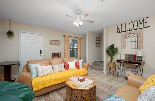 Harlingen House | Smart lock Boho chic 4 min from Airport