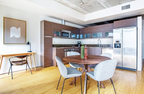 South Lake Union Apartment | Smart South Lake Union 1BR w/Gym, walk to Space Needle, by Blueground