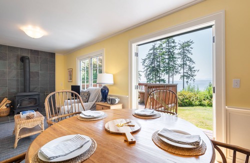 Greenbank House | Smugglers Lagoon Beach Cottage by AvantStay