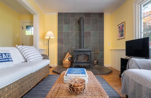 Greenbank House | Smugglers Lagoon Beach Cottage by AvantStay