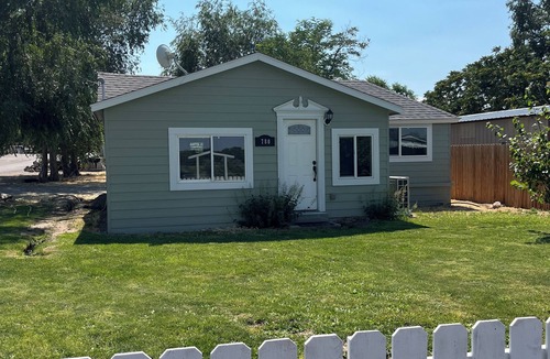 Mountain Home AFB House | Snake River Cabin in Grand View