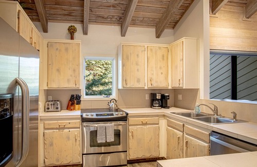 Sun Valley Condo | Snow Creek 1554 - Ski-in/Ski-out + Pool & Hot Tub