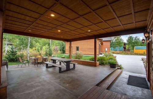 Lazy Acres House | Snow Creek Lodge Summ