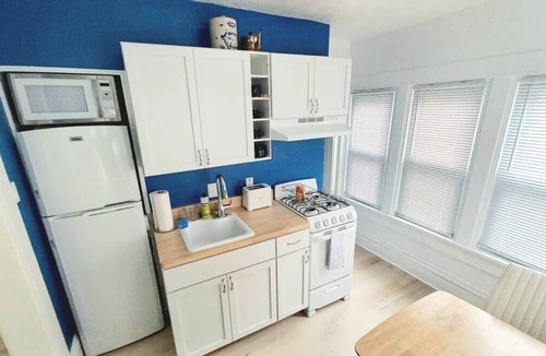 Ames Apartment | Snowdrop: Cozy Reno Pets-OK Studio Soak Tub Nr ISU
