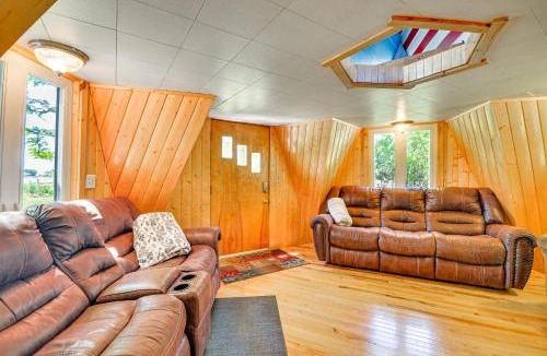 Clark House | 'Snowflake Cabin' - Mins to Cody & Red Lodge!