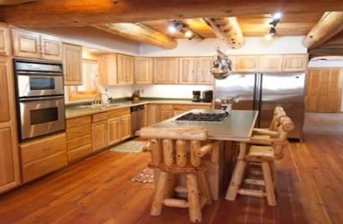 Dubois Cabin | Snowmobile/hunting lodge, GTNP,Togwotee pass,winds