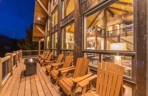 Island Park Cabin | Soaring Eagle Lodge is Spacious with Stunning Views, Sleeps 20