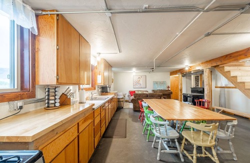 Whitehall House | Solar powered farm stay near wild hotsprings!