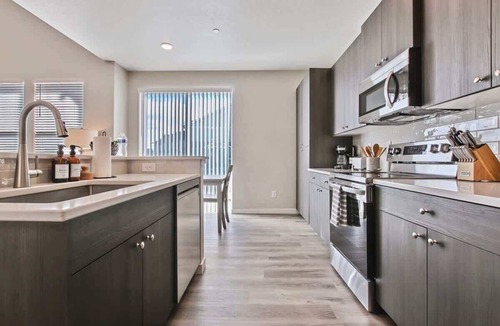 Nampa House | Sophisticated 3 bedroom townhome