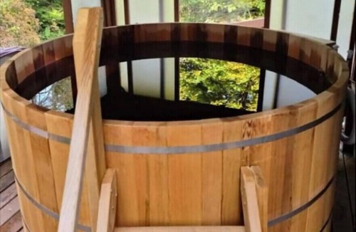 Buckley RV Rental | Soul Yurt | Cedar Hot Tub | 1 hr to Skiing & Mt Rainier
