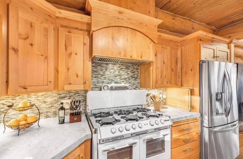Swan Valley Cabin | South Fork Retreat. Private Luxury Log Cabin w/AC