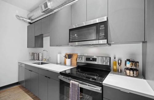 Lincoln Heights Apartment | South Hill King Suite, Stylish, Private, Parking Included