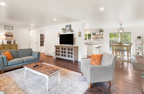 Moran Prairie House | South Hill | Perfect For Family | Fenced Yrd | BBQ