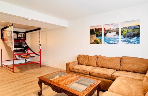 Moran Prairie House | South Hill Retreat - 12 mins to Downtown
