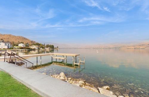 Chelan House | South Lakeshore Waterfront Oasis