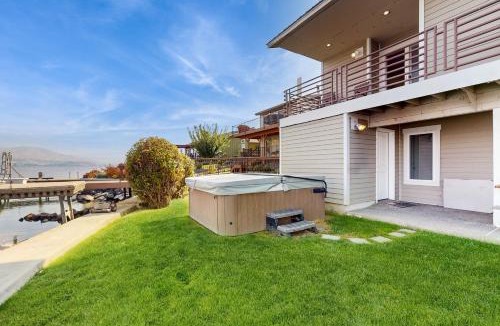 Chelan House | South Lakeshore Waterfront Oasis