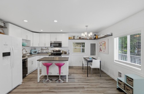 Brighton House | South Seattle Comfort — Near Light Rail & Airport