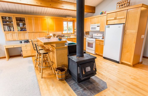 Clinton House | South Whidbey Island: Large Waterfront Home - Private Beach on Cultus Bay
