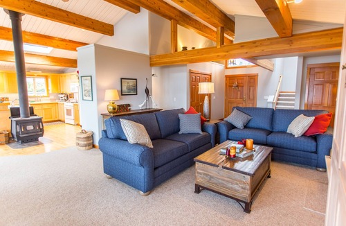 Clinton House | South Whidbey Island: Large Waterfront Home - Private Beach on Cultus Bay