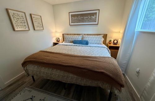 Medford Apartment | Southern Comfort - Hot tub - Modern - Relaxing