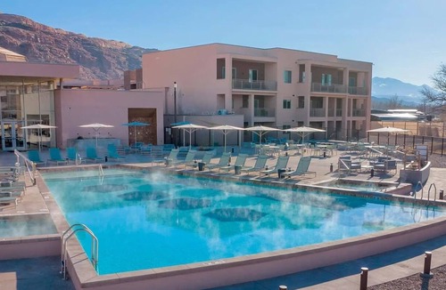 Moab Condo | Spacious 2-bedroom, 2-bath resort condo sleeps 6 just minutes from Arches NP