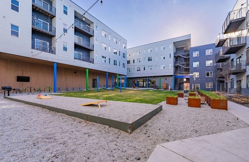 Downtown Omaha House | Spacious 2BD/2BA Downtown + Gym