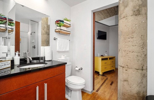 Downtown St. Louis Apartment | Spacious 2Bd/2ba LOFT Downtown Free Gated Parking.