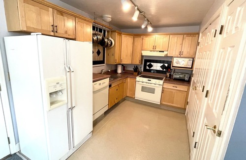 Old North Boulder House | Spacious 2BR/2BA Boulder Retreat Walk to Pearl Street, Trails & More!