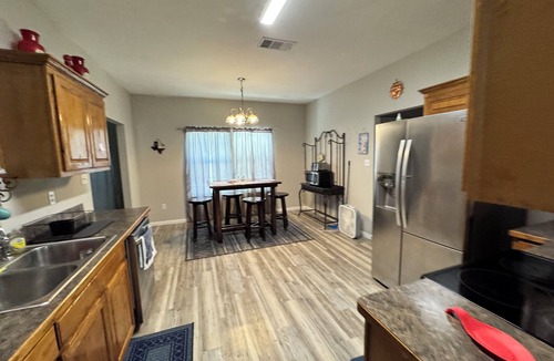 Wakefield House | Spacious 3 Bedroom Home 1 Acre Unlimited Fast wifi