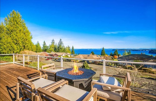 Port Ludlow House | Spacious 3BR 2 5BA with Spectacular Water Views