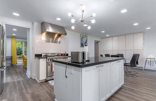 Sammamish House | Spacious 3BR Apt with Huge Yard near Two Lakes