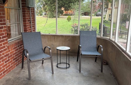 Ruston House | Spacious 4-Bdrm house in Ruston with WiFi and AC & Wonderful front & back porch