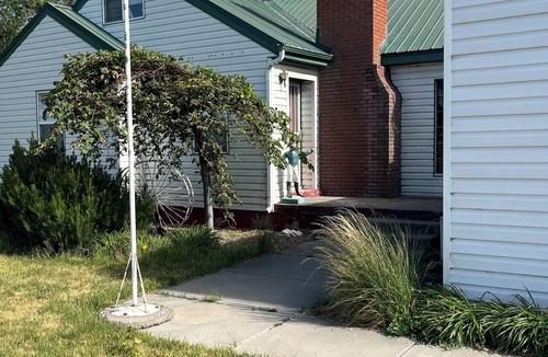 Jerome House | Spacious 4-bedroom farmhouse for a convenient stay near the Snake River Canyon.