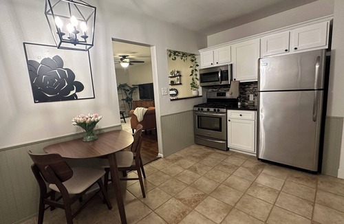Urbandale House | Spacious 4-bedroom house in Urbandale with AC