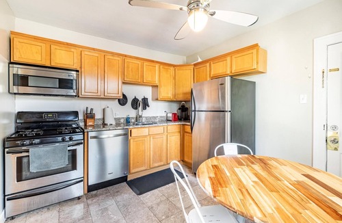 Ferndale House | Spacious 4 BR/2 BA – 4 Min Walk to DT Ferndale!