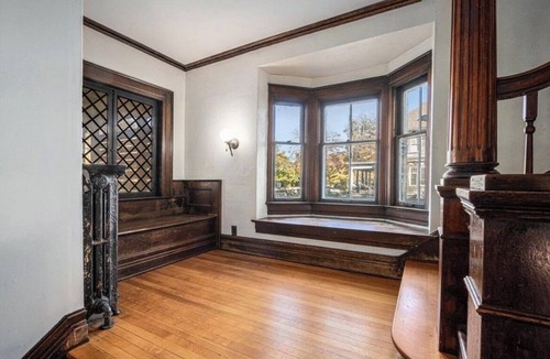 Benton Harbor House | Spacious 5-bedroom house in marvelous Benton Harbor art district