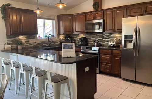 Moscow House | Spacious 5-bedroom house in Moscow with AC, RV Parking. Family friendly