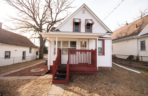 Omaha House | Spacious 5-bedroom house with Wi-Fi and washer/dryer in convenient South Omaha