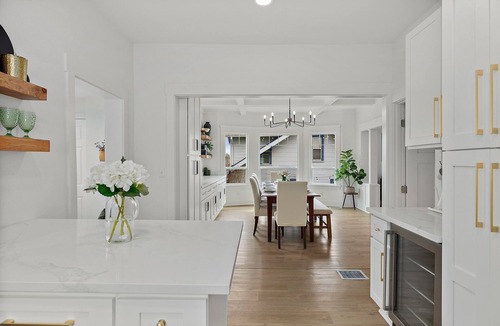 Central Tacoma House | Spacious 5-bedroom house in charming Tacoma with WiFi, AC, Hottub, firepit!