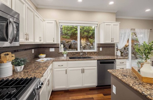 North Bend House | Spacious 5-bedroom retreat in marvelous North Bend