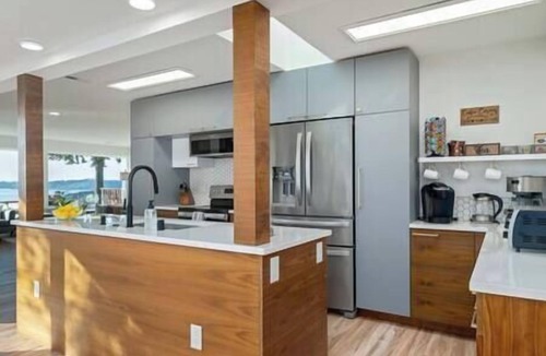 University Place House | Spacious 5BR/4BA: Water Views, Step-Free Main Level & Next to Chamber Bay Golf