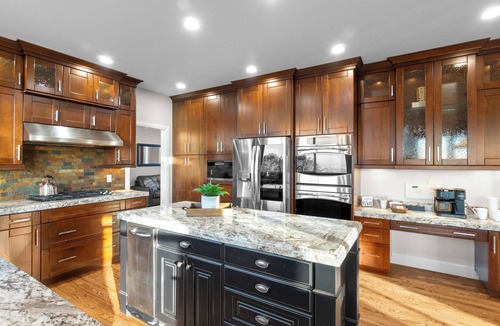 Draper House | Spacious 5BR Draper Retreat Mountain Views + Near Ski Resorts