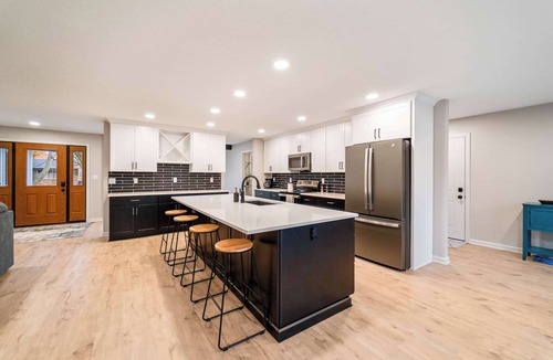 Ames House | Spacious 5BR Family Home in Ames Near ISU & Attractions