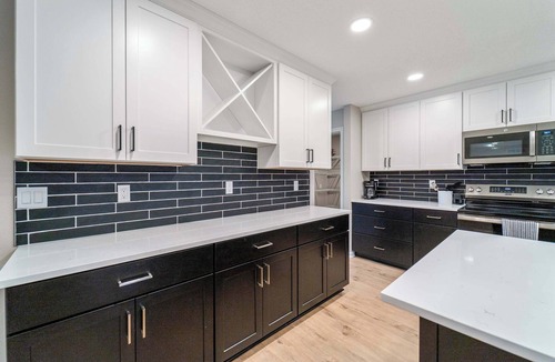 Ames House | Spacious 5BR Family Home in Ames Near ISU & Attractions