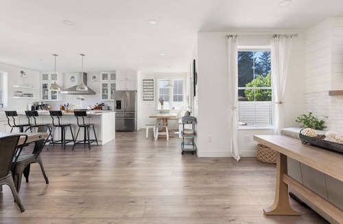 Shoreline House | Spacious 5BR Shoreline Home Near Seattle – Perfect for Large Groups