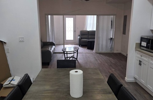 Clifton Heights House | Spacious 6-bedroom building with AC in serene Cincinnati