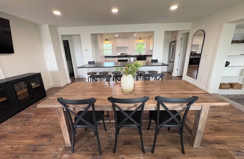 Elwood House | Spacious and secluded 5-bedroom farmhouse with AC, WiFi in charming Tremonton