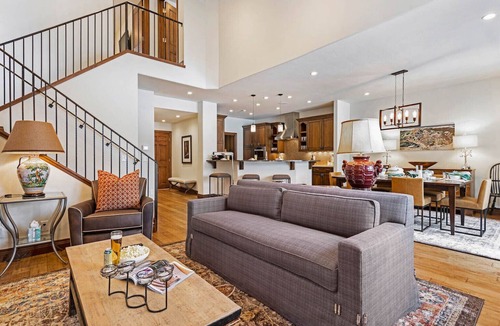 Edwards House | Spacious Arrowhead Townhome with Easy Slope Access, Community Pool & Hot Tub