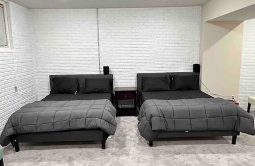 Kennedy King House | Spacious Basement with home theater and bathroom!!